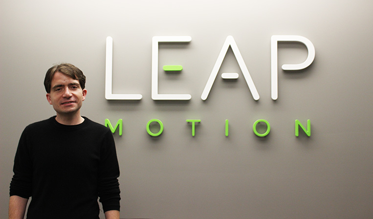 デジタルコンテンツを手で操作できる3Dモーションセンサーデバイス 「Leap Motion」