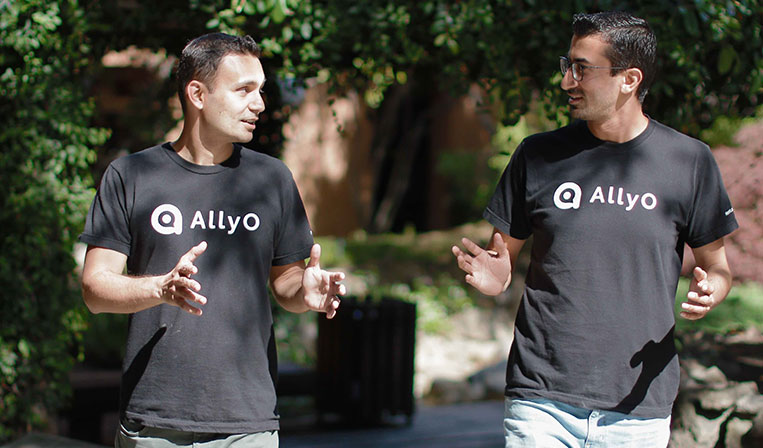 AIによるデジタルアシスタントサービスで人材雇用や従業員管理を円滑化するAllyO