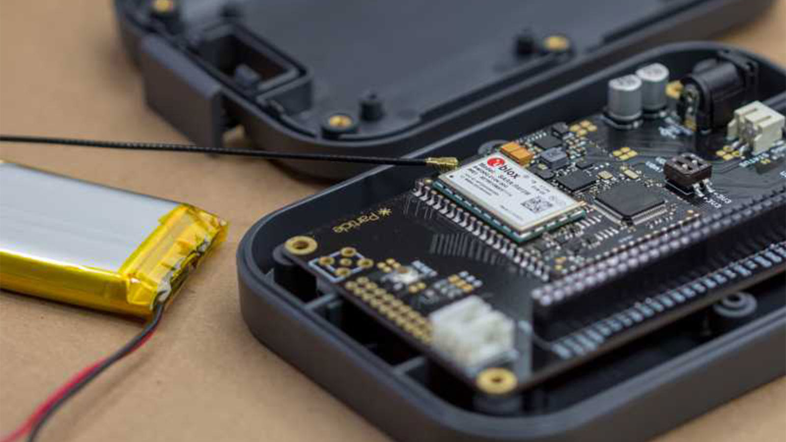 企業がIoT製品を作るうえでのエンドツーエンドソリューションを提供するParticle